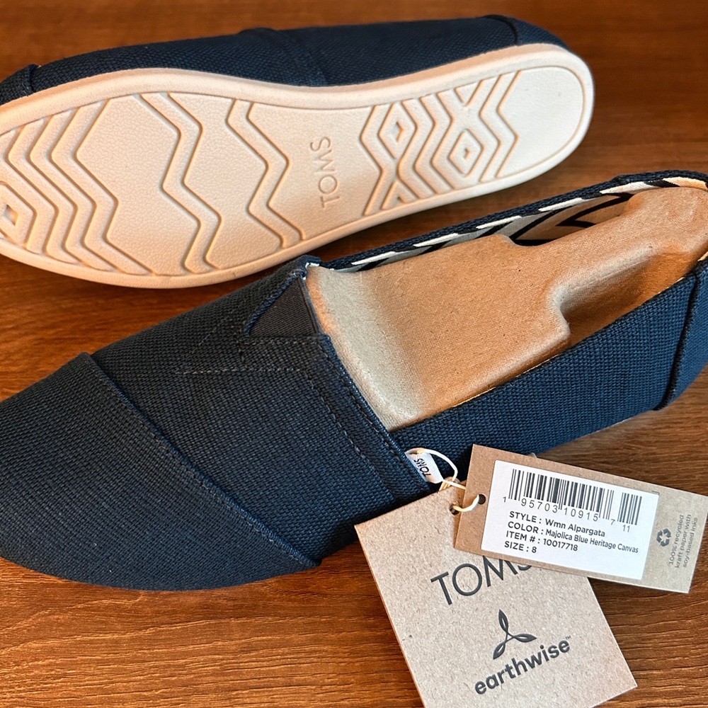NWT TOMS blue Alpargata shoes